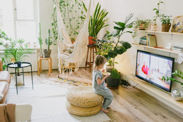 Simple Tips for Creating a Cozy and Inviting Home Environment